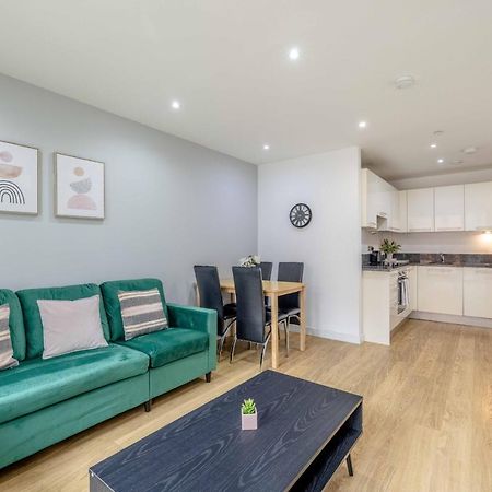 Apartamento 2 Bed At Slough Station & Parking - London In 20 Mins Exterior foto