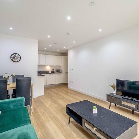 Apartamento 2 Bed At Slough Station & Parking - London In 20 Mins Exterior foto
