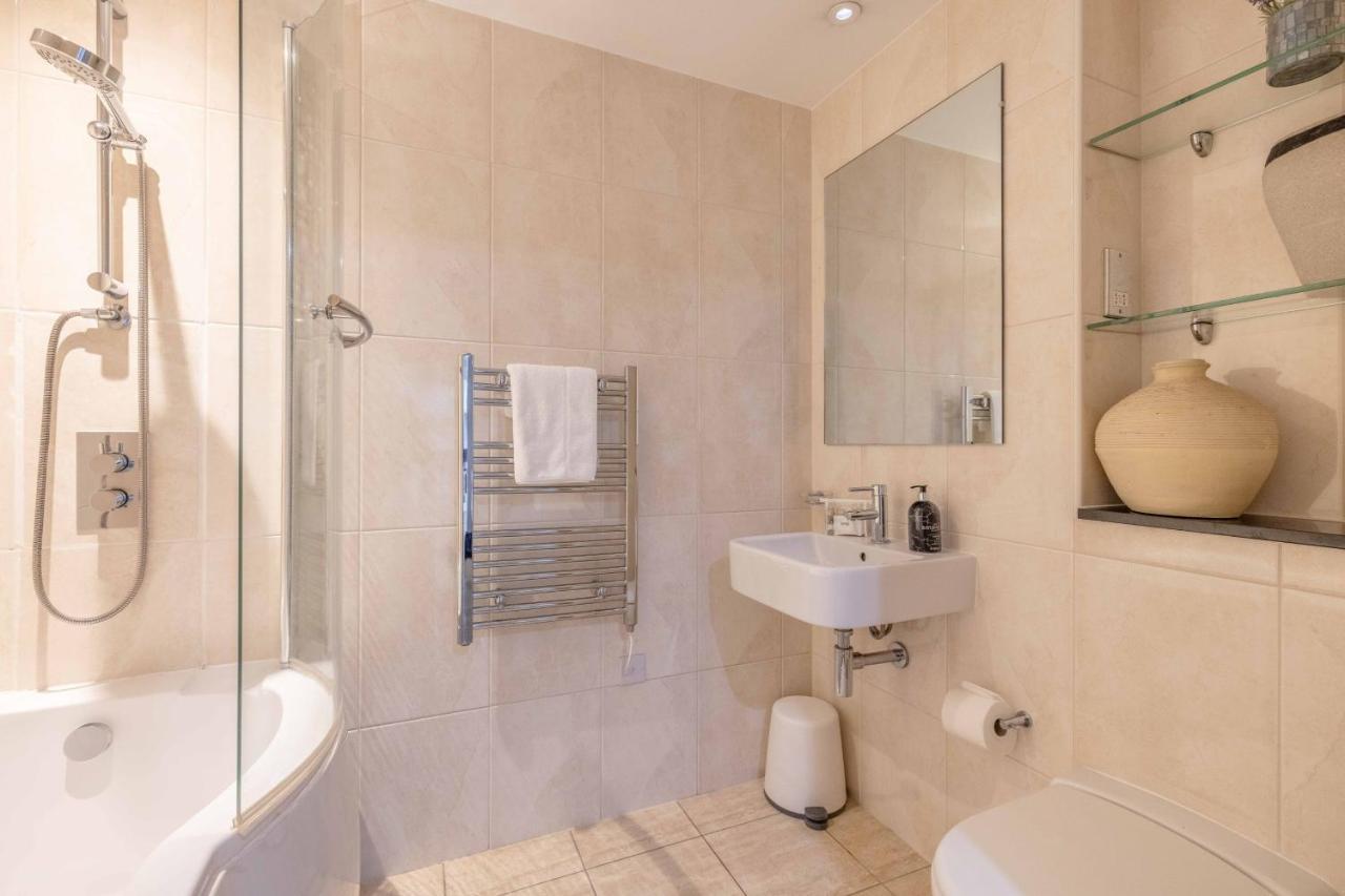 Apartamento 2 Bed At Slough Station & Parking - London In 20 Mins Exterior foto