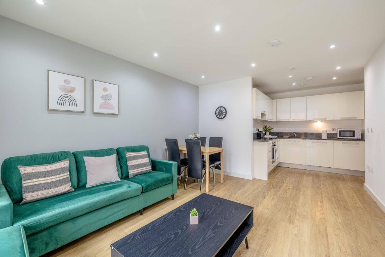 Apartamento 2 Bed At Slough Station & Parking - London In 20 Mins Exterior foto