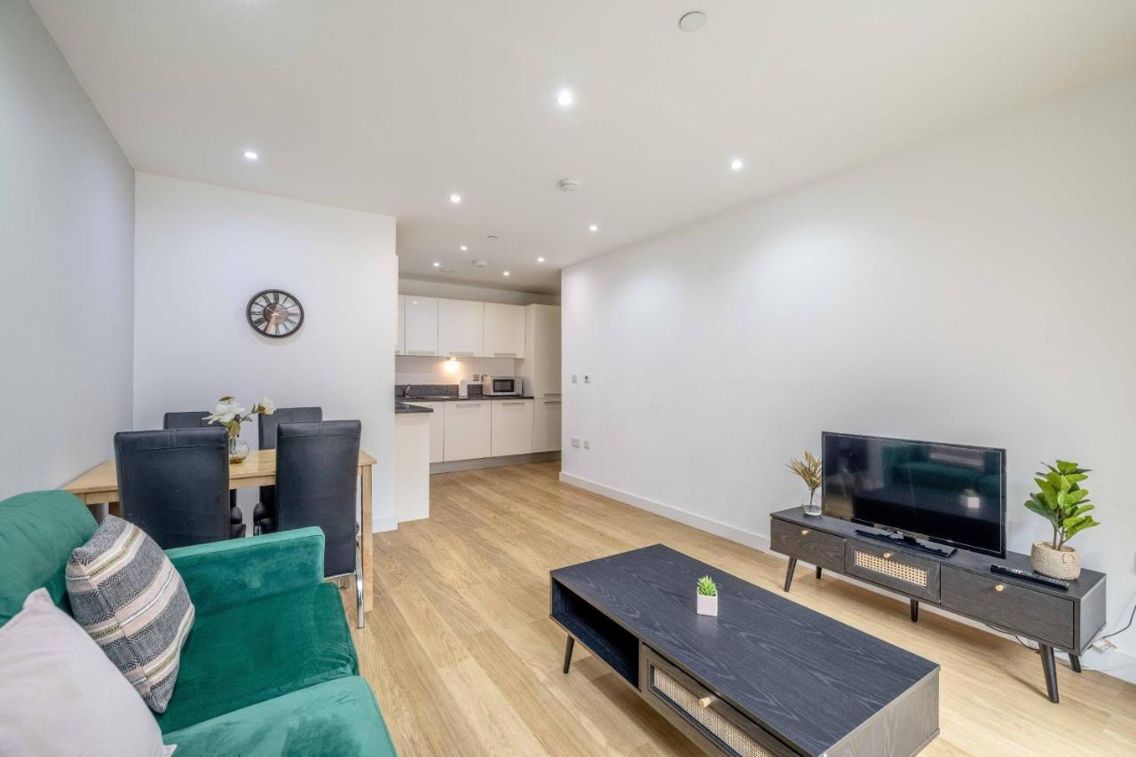 Apartamento 2 Bed At Slough Station & Parking - London In 20 Mins Exterior foto