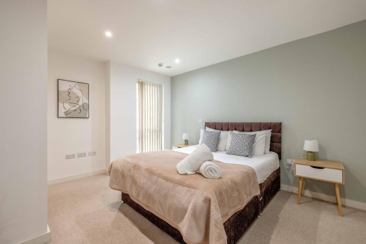 Apartamento 2 Bed At Slough Station & Parking - London In 20 Mins Exterior foto
