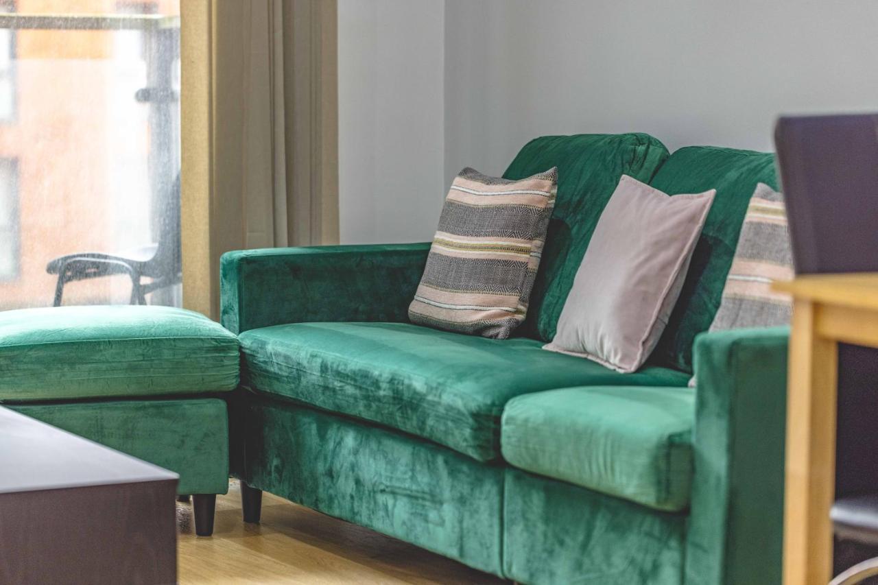 Apartamento 2 Bed At Slough Station & Parking - London In 20 Mins Exterior foto