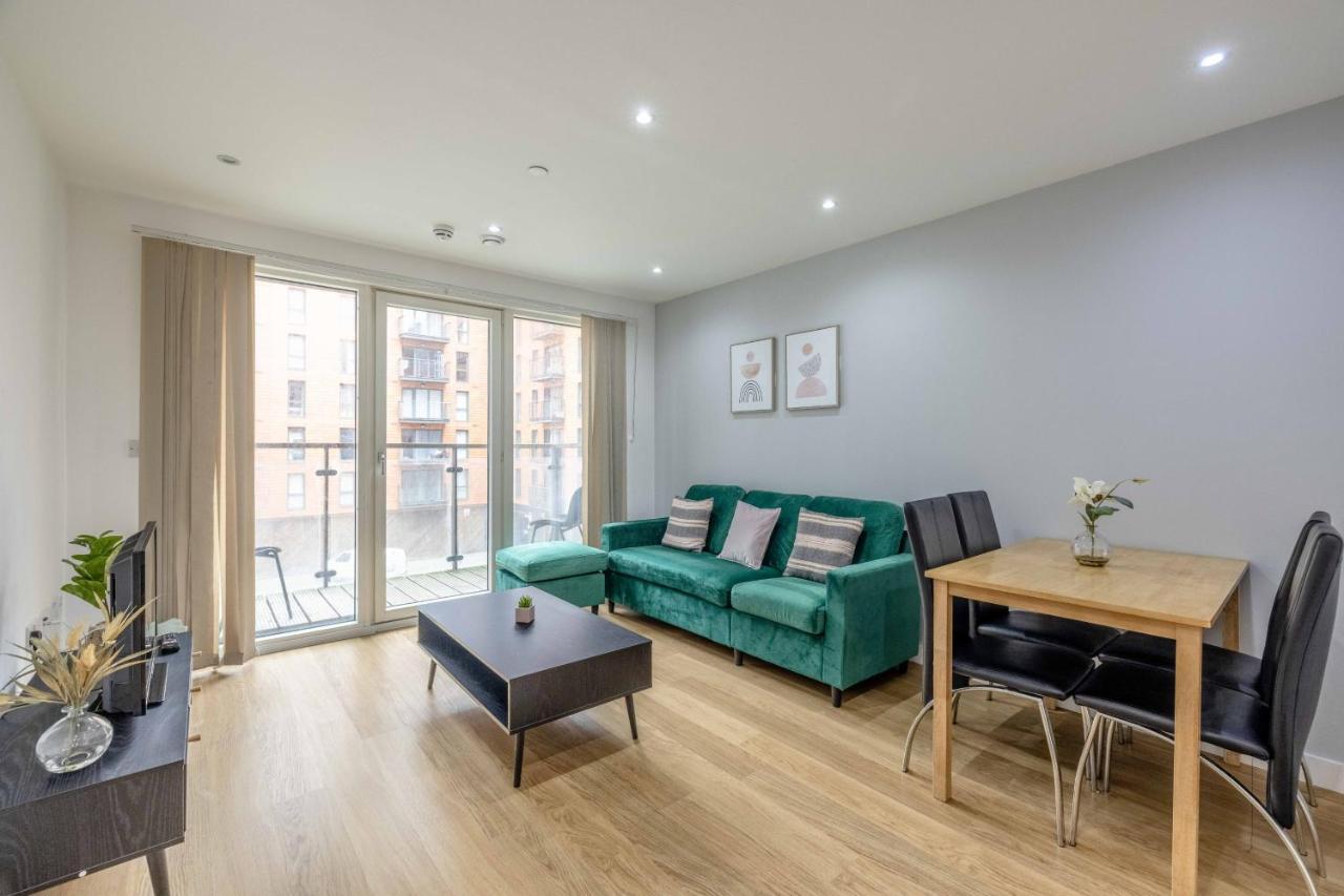 Apartamento 2 Bed At Slough Station & Parking - London In 20 Mins Exterior foto