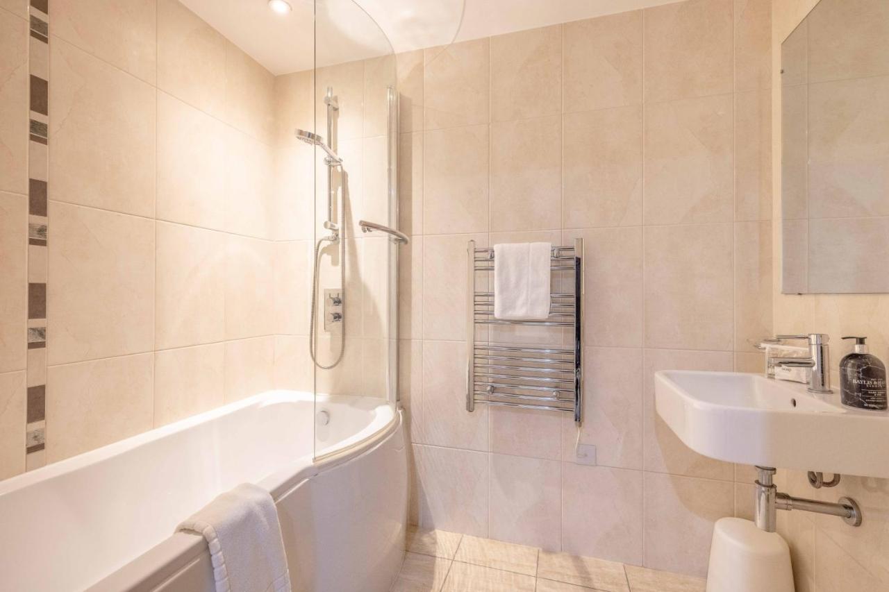 Apartamento 2 Bed At Slough Station & Parking - London In 20 Mins Exterior foto